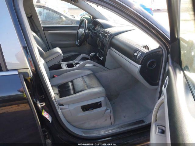 Porsche Cayenne Image 2