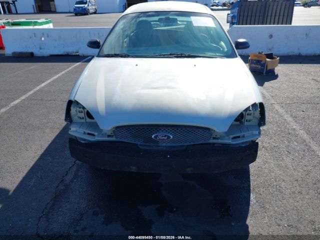 Ford Taurus Se Image 5