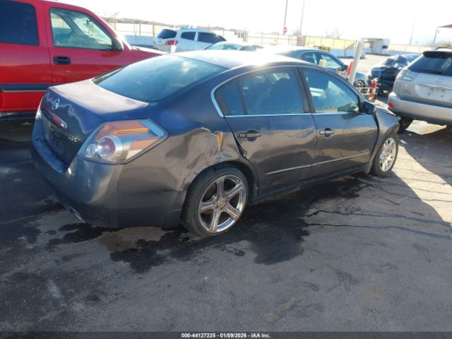 Nissan Altima Image 7