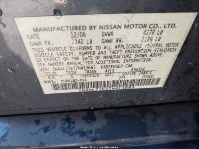 Nissan Altima Image 8