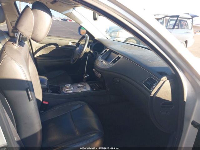 Hyundai Genesis 3.8 Image 10