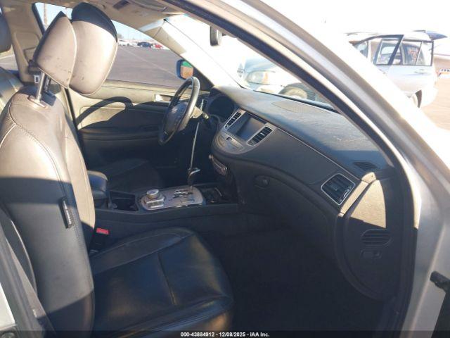 Hyundai Genesis 3.8 Image 10