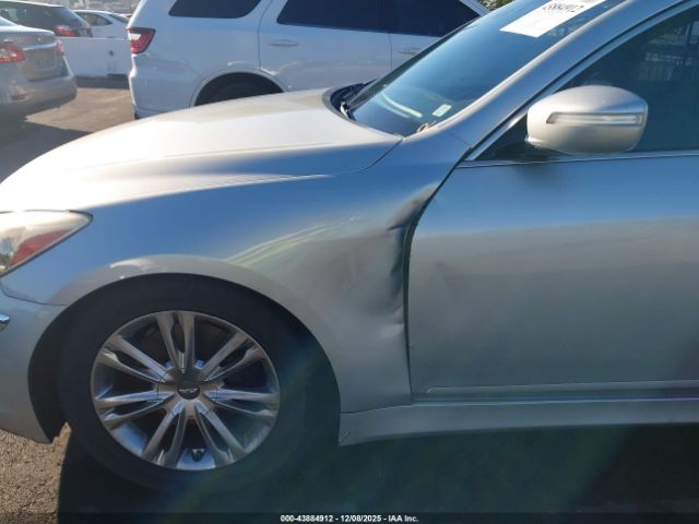 Hyundai Genesis 3.8 Image 11