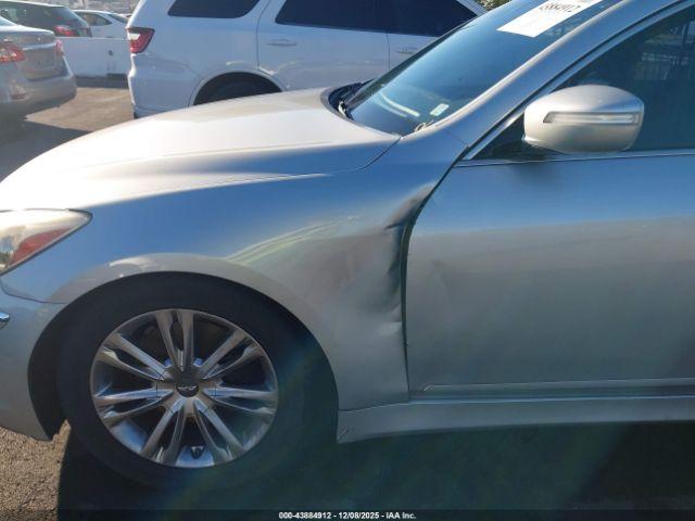 Hyundai Genesis 3.8 Image 11