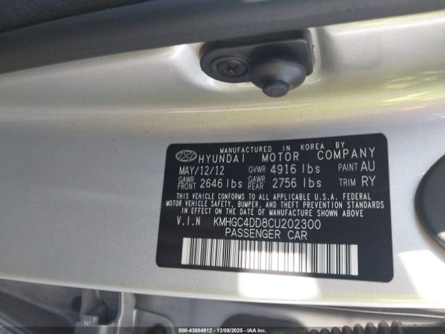 Hyundai Genesis 3.8 Image 2